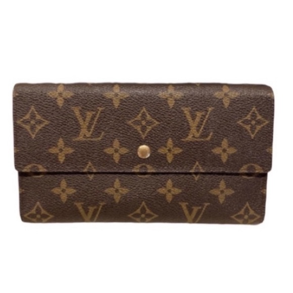 Louis Vuitton Handbags - Louis Vuitton Monogram International Wallet